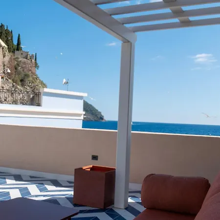 Marina Palace & Terrace *