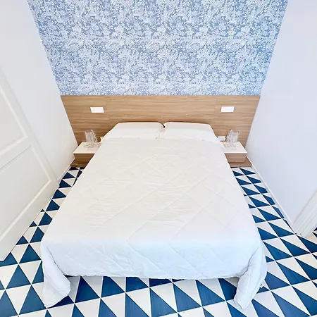 Marina Palace & Terrace Apartment *