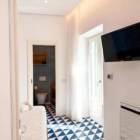 Marina Palace & Terrace Apartment