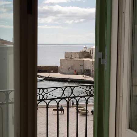 Marina Palace & Terrace Apartman Lipari