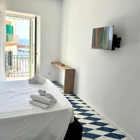 Marina Palace & Terrace Apartment