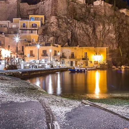 Marina Palace & Terrace Apartment *