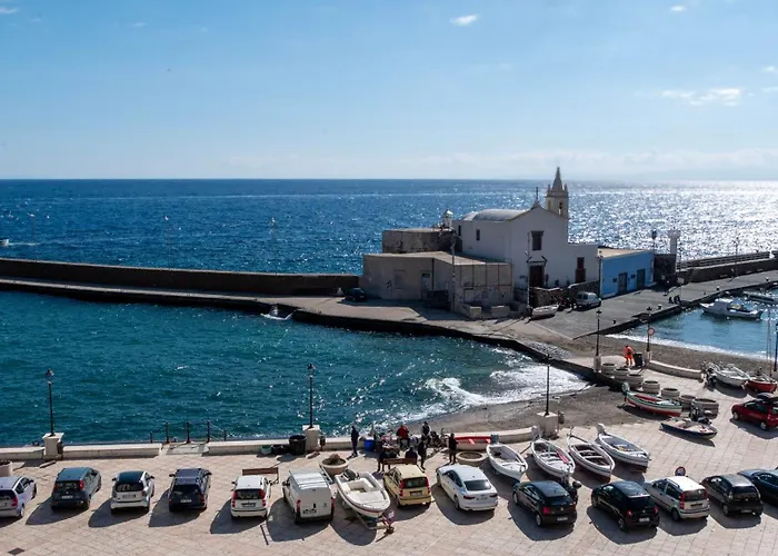 Marina Palace & Terrace Apartment *