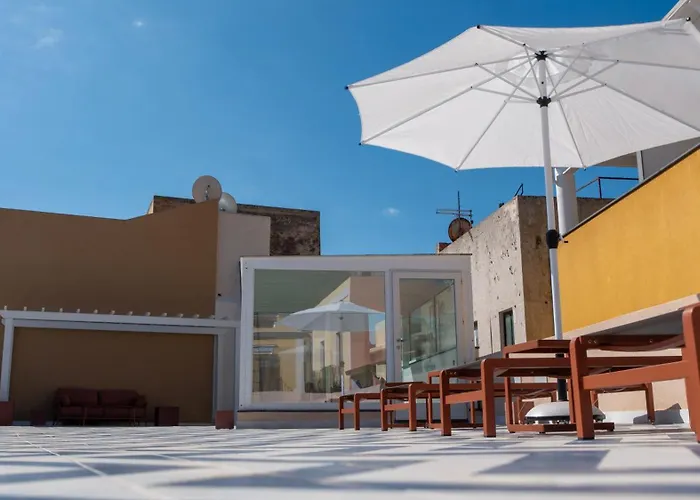 Marina Palace & Terrace Apartment