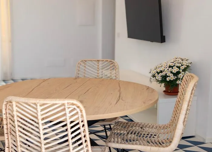 Marina Palace & Terrace リーパリ