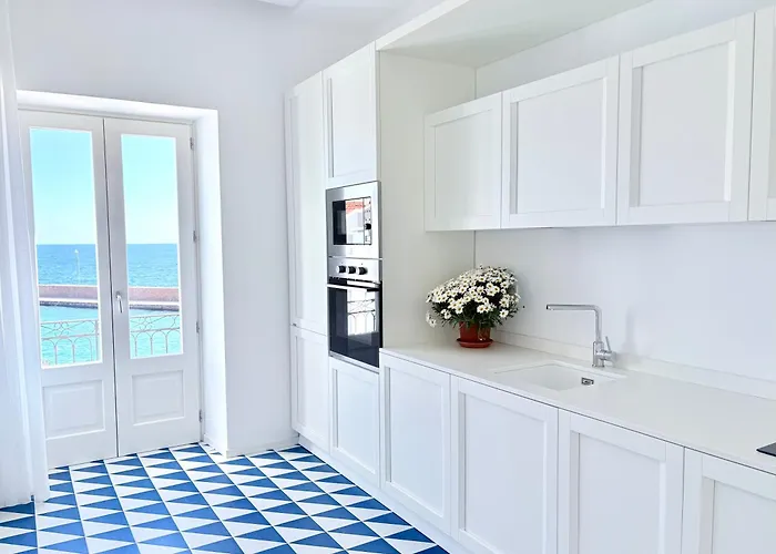 Marina Palace & Terrace *