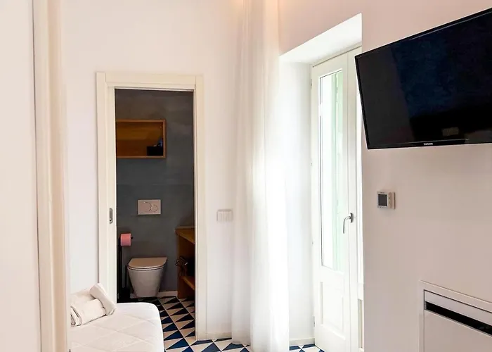 Marina Palace & Terrace Apartment