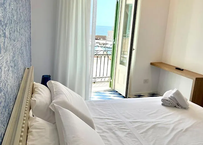 Marina Palace & Terrace *