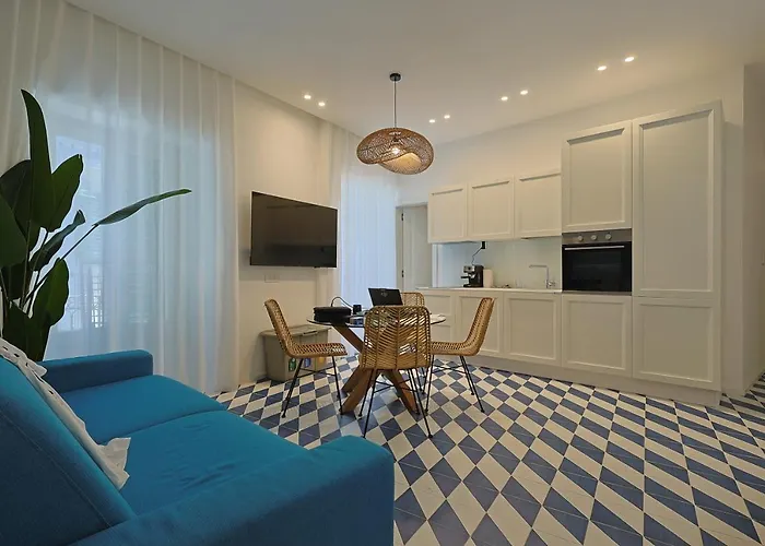 Marina Palace & Terrace アパート リーパリ